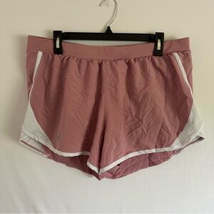 Under Armour Women's XLarge Pink & White Fly-By 2.0 Lined Brief Running Shorts